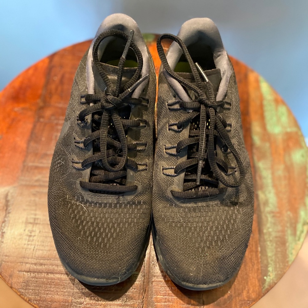 🔥 All Black Nike Sneakers